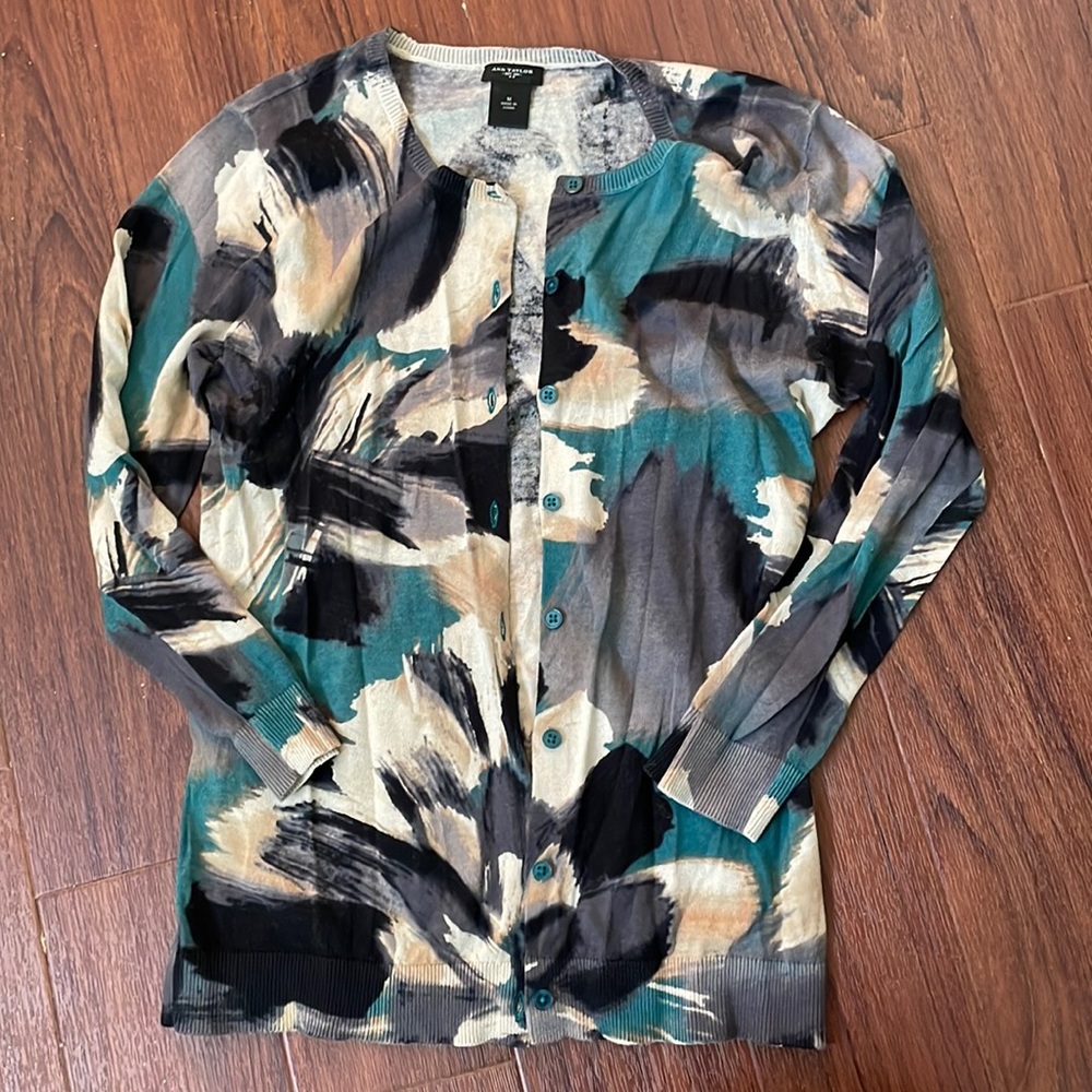 Ann Taylor Cardigan Size M